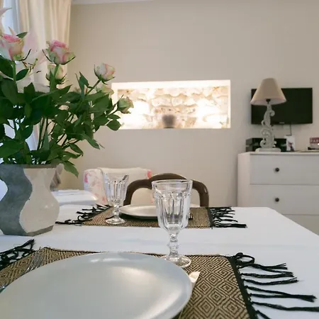 Quartier Latin 3 To Choose! *